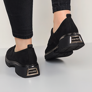 Дамски черни обувки с ортопедична олекотена подметка и елегантна катарама