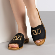 Дамски чехли от естествен велур – широк модел със златен акцент – черни