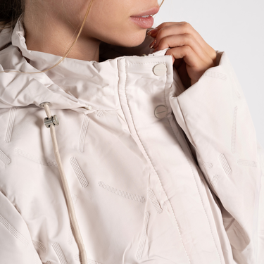 Дамско бежово яке – водоустойчиво, ветрозащитно, със сваляща се качулка