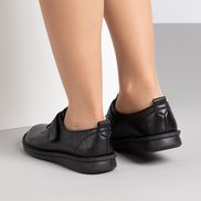 Ежедневни черни дамски обувки с велкро и шита подметка