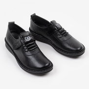 Ежедневни черни дамски обувки с велкро и шита подметка