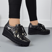 Елегантни дамски обувки на платформа – естествена кожа