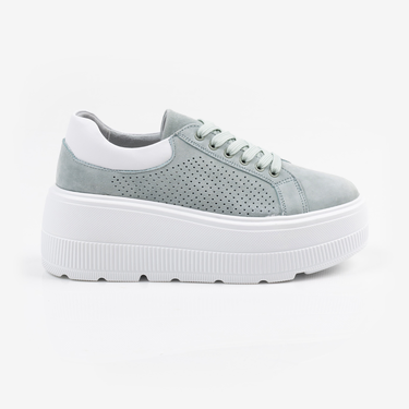 Зелени дамски кецове от естествен велур с перфорация и висока платформа