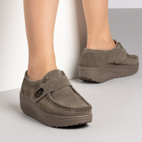 Зелени дамски обувки от естествен велур с Walkmaxx подметка и велкро