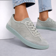 Зелени дамски обувки от естествена кожа с перфорация – меки и удобни