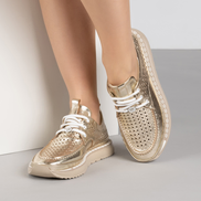 Златисти дамски обувки от естествена кожа с перфорация и удобна подметка