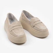 Изискани бежови дамски мокасини от естествен велур с дебела подметка