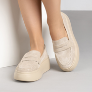 Изискани бежови дамски мокасини от естествен велур с дебела подметка