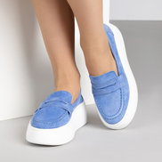 Изискани сини дамски мокасини от естествен велур с дебела подметка