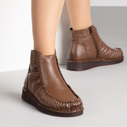 Кафяви дамски боти от естествена кожа със цип – комфортна мека подметка