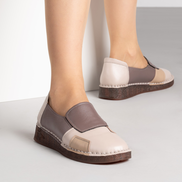 Кафяви дамски ежедневни обувки от естествена кожа с бежови детайли