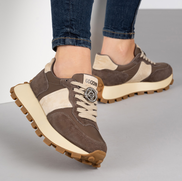 Кафяви дамски кецове от естествена кожа с дебела подметка и златисти акценти-ежедневен комфорт