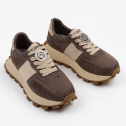 Кафяви дамски кецове от естествена кожа с дебела подметка и златисти акценти-ежедневен комфорт