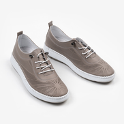 Кафяви дамски кожени обувки с ортопедично ходило, ластични връзки и декоративна перфорация