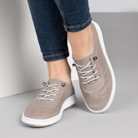 Кафяви дамски кожени обувки с ортопедично ходило, ластични връзки и декоративна перфорация