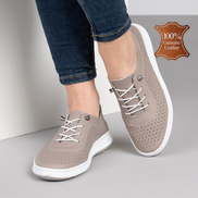 Кафяви дамски кожени обувки с ортопедично ходило, ластични връзки и декоративна перфорация