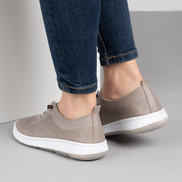 Кафяви дамски кожени обувки с ортопедично ходило, ластични връзки и декоративна перфорация