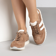 Кафяви дамски маратонки от естествена кожа с бежови детайли и стабилна подметка