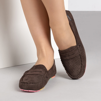 Кафяви дамски мокасини с перфорация и стелка от естествена кожа