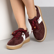 Комфортни дамски кецове в бордо от естествена кожа с шита подметка