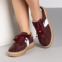 Комфортни дамски кецове в бордо от естествена кожа с шита подметка