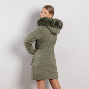 Маслено зелено дамско дълго зимно яке с махаща се качулка и декоративен пух М–3XL