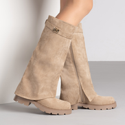 Модерни дамски ботуши – бежови с дебела подметка и златист акцент