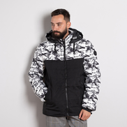 Мъжко ватирано яке с черно-бял камуфлажен дизайн и качулка – модерно, топло и практично за зимата