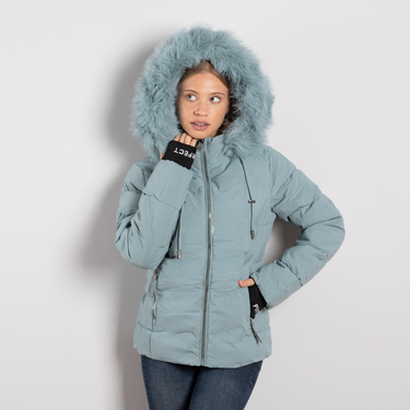 Светлозелено дамско късо ватирано зимно яке с махаща се качулка и връзки – модел Sдо2XL