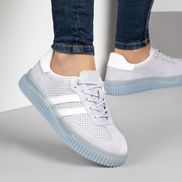 Сиви дамски кецове от естествена кожа с декоративна перфорация и удобна подметка