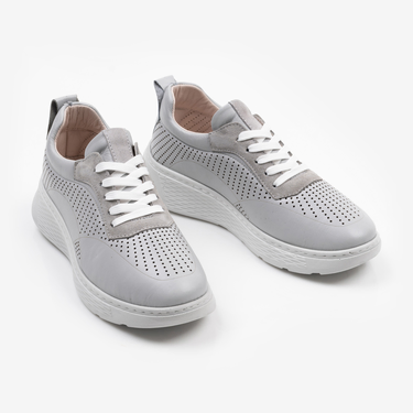 Сиви дамски кожени маратонки с перфорация и шита олекотена подметка