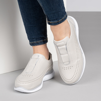 Сиви дамски кожени обувки с декоративна перфорация и ортопедично ходило