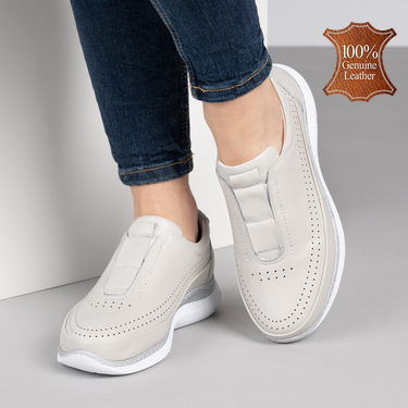 Сиви дамски кожени обувки с декоративна перфорация и ортопедично ходило