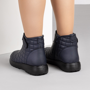Сини дамски ватирани боти с цип и велкро лепенка за коригиране, на олекотена подметка