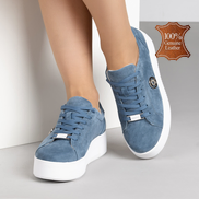 Сини дамски обувки от естествена кожа с бяла подметка и метална декорация