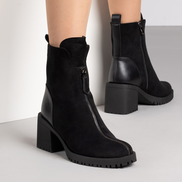 Стилни дамски боти в черно на стабилен ток с цип