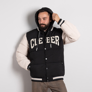 Стилно мъжко ватирано яке в класически черен цвят с контрастни бежови ръкави