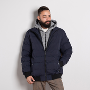 Тъмно синьомъжко ватирано яке с два ципа и махаща се качулка - топло, удобно и практично