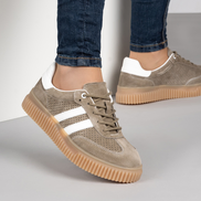 Тъмнобежови дамски кецове от естествена кожа с декоративна перфорация и удобна подметка