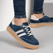 Тъмносини дамски кецове от естествена кожа с декоративна перфорация и удобна подметка