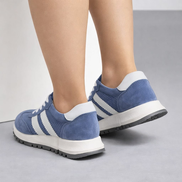 Удобни сини дамски маратонки от естествен велур с перфорация