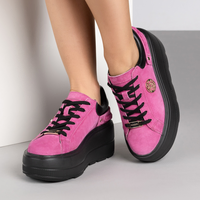 Цикламени дамски велурени кецове с лека платформа и елегантен златист детайл