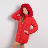 Червено дамско дълго ватирано зимно яке с махаща се качулка и пух-топъл и модерен модел