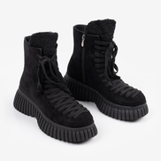 Черни дамски боти от велур с дебела подметка – модерна визия и комфорт