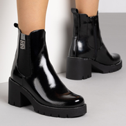 Черни дамски боти от лак с широк ток и стабилна подметка