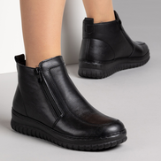 Черни дамски боти с два ципа и олекотена подметка