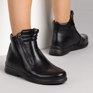 Черни дамски боти с цип и равна подметка – есен-зима