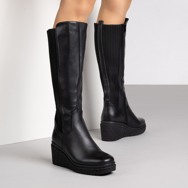 Черни дамски ботуши на платформа с ластик