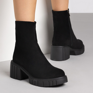 Черни дамски велурени боти с ток и масивна подметка