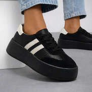 Черни дамски кожени кецове с перфорация и олекотена подметка – удобство и стил за всеки ден